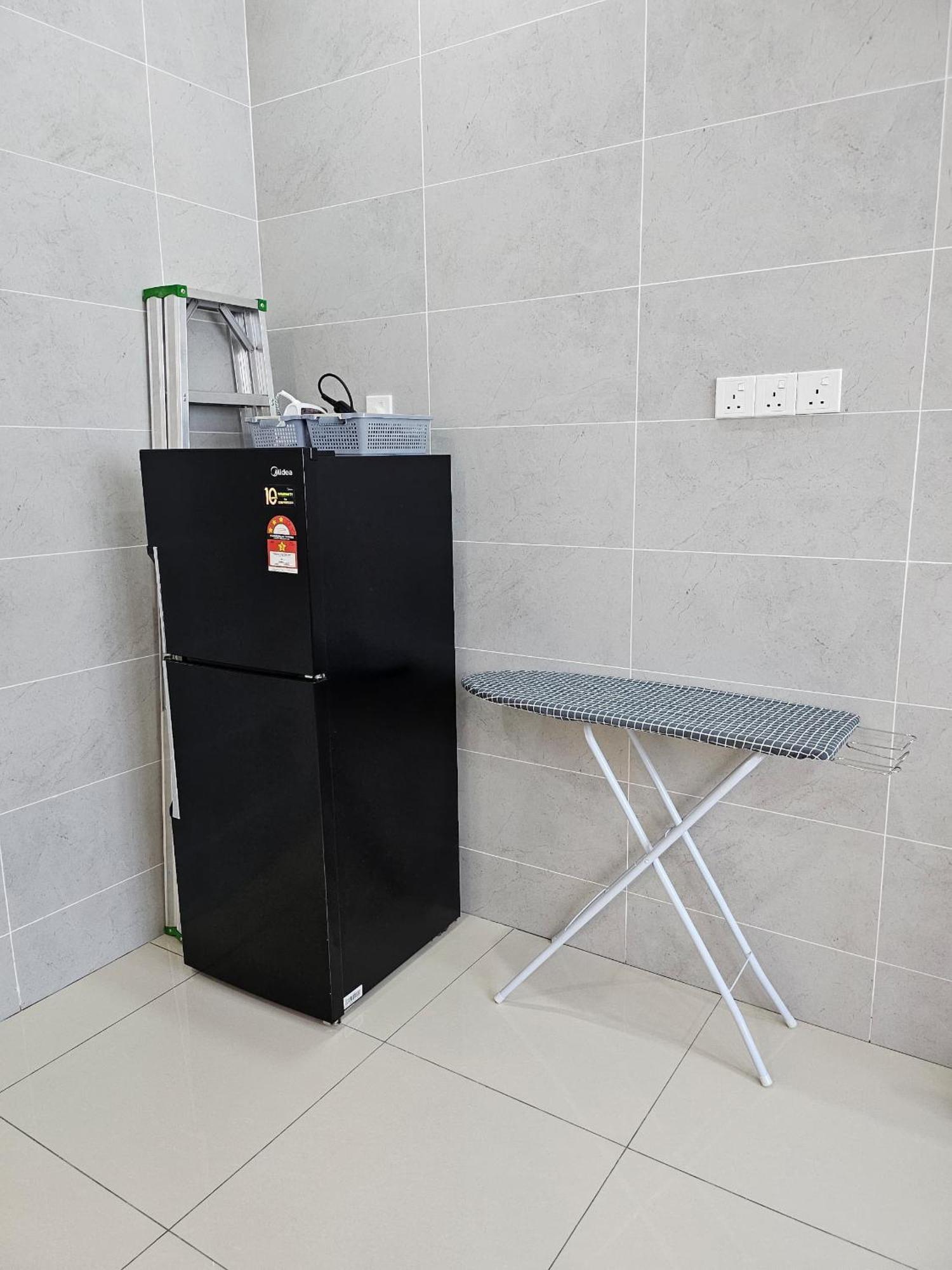 Air-home No 28 Near Aulong Econsave, 3br, 7pax, Netflix Simpang