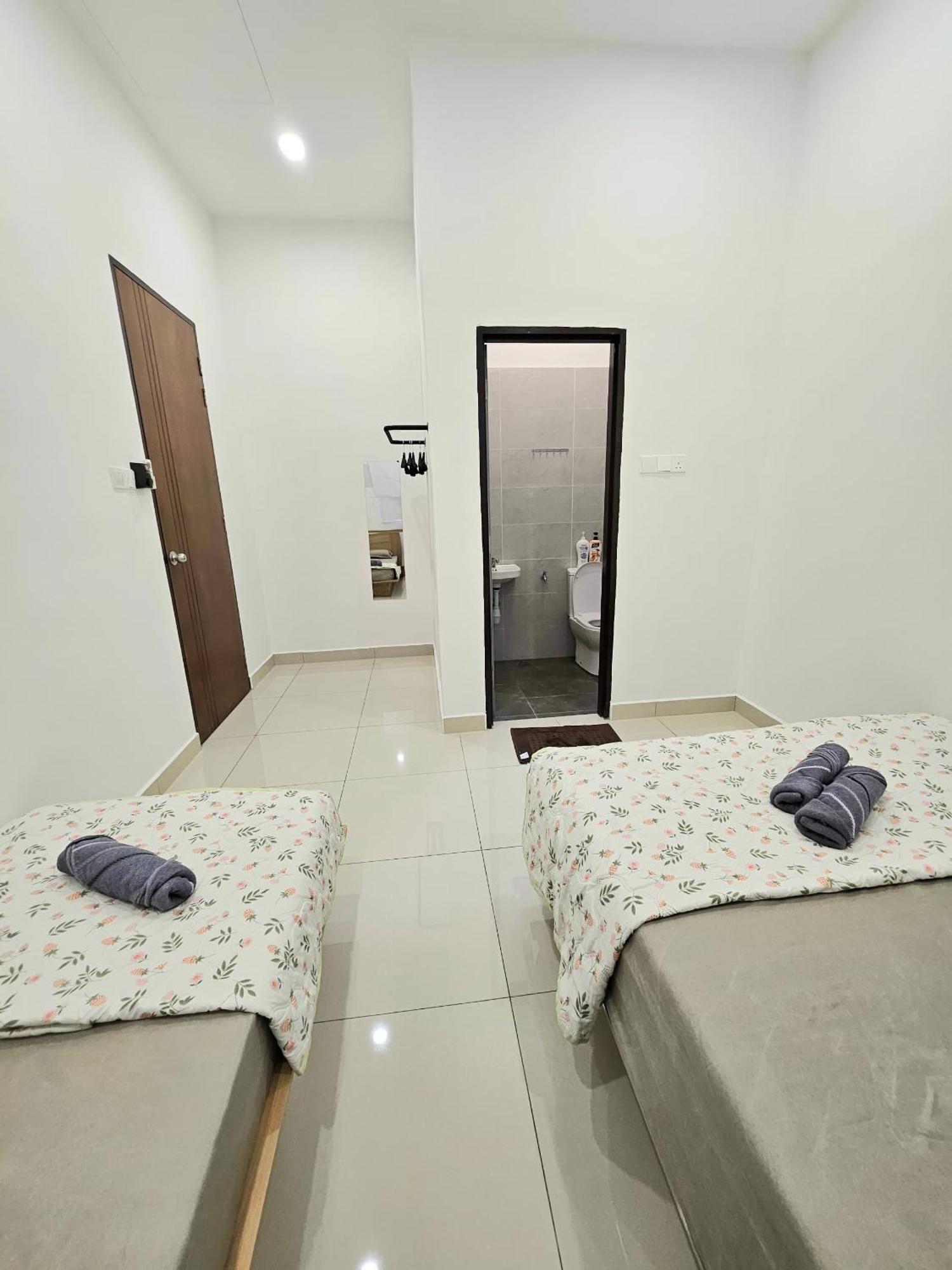 Holiday home Air-home No 28 Near Aulong Econsave, 3br, 7pax, Netflix Simpang