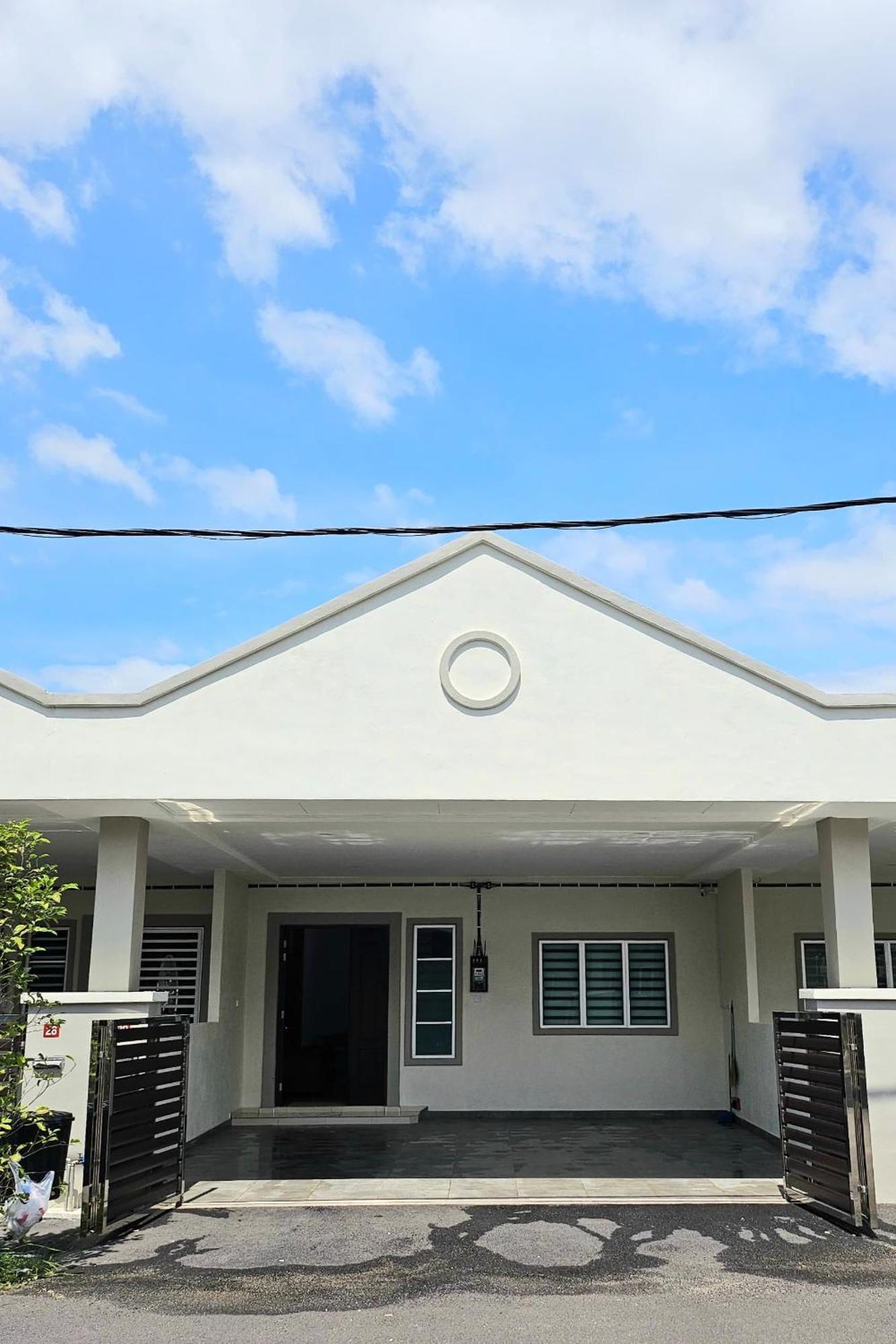 Air-home No 28 Near Aulong Econsave, 3br, 7pax, Netflix Holiday home